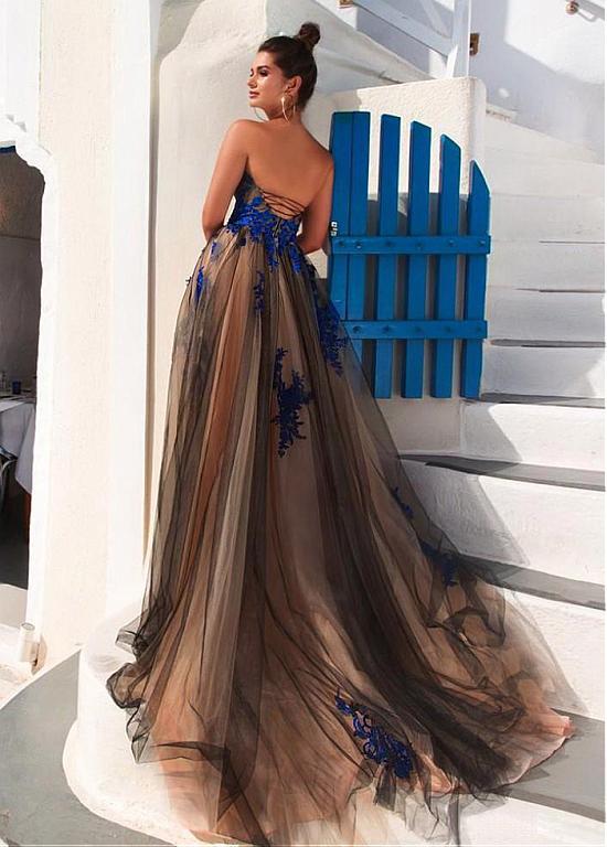 Modest Tulle Strapless A-line Long Prom Dresses With Lace Appliques IN916