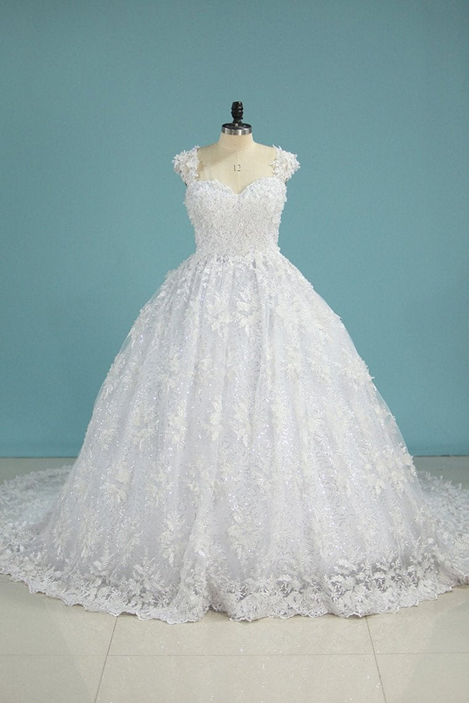 Tulle Sweetheart Neck Ball Gown Wedding Dresses With Lace Appliques INE74