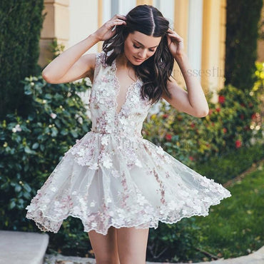 A-Line Floral V-Neck Prom Dresses,Short White Tulle Homecoming Dress with Appliques IN419