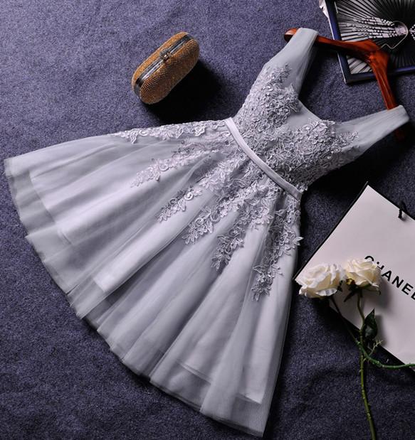 Princess Gray V-neck Lace Appliqued Homecoming Dresses,Grey Tulle Short Prom Dresses IN302
