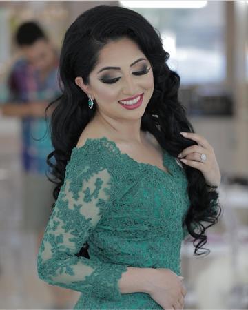 Elegant Long Sleeves V-neck Green Lace Mermaid Prom Dresses beautiful IN667