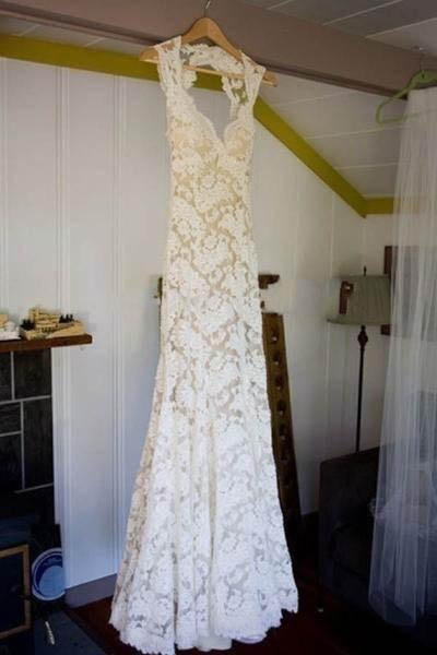 Ivory Lace Open Back Sweep Train Sheath Sleeveless Wedding Dresses IN551