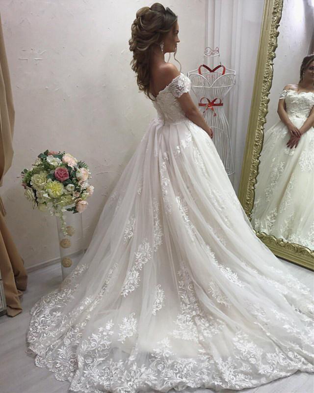 Princess Vintage Lace Appliques Off the Shoulder Tulle Wedding Dresses INC32