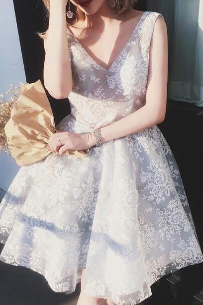 A Line V neck Lace Sleeveless Tulle Short Ball Gowns Light Grey Short Homecoming Dress IN204