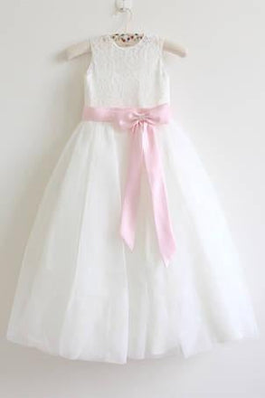 Ivory Lace Tulle Ivory Flower Girl Dress With Pink Sash/Bows Sleeveless Floor-length IN207